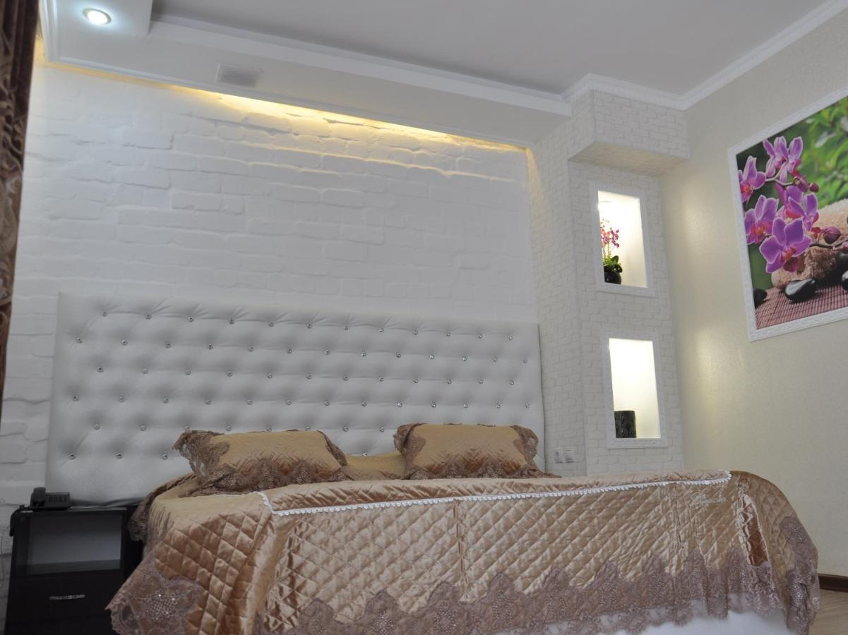 Astina Hotel Astana Bagian luar foto